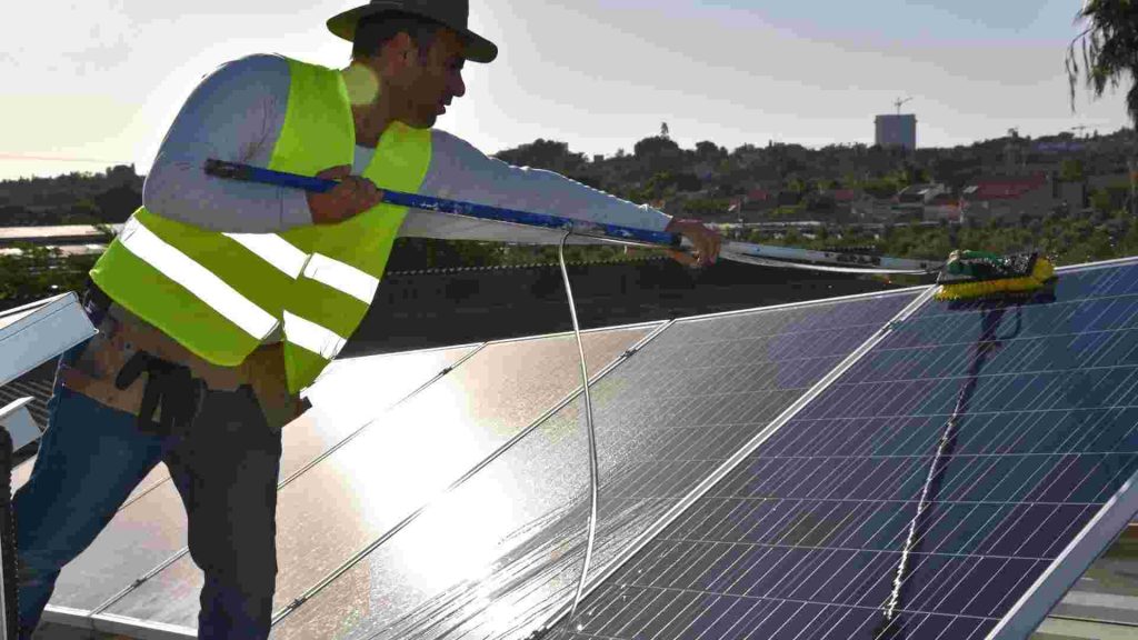 residentail slar panels owners getting solar panels cleaning services
